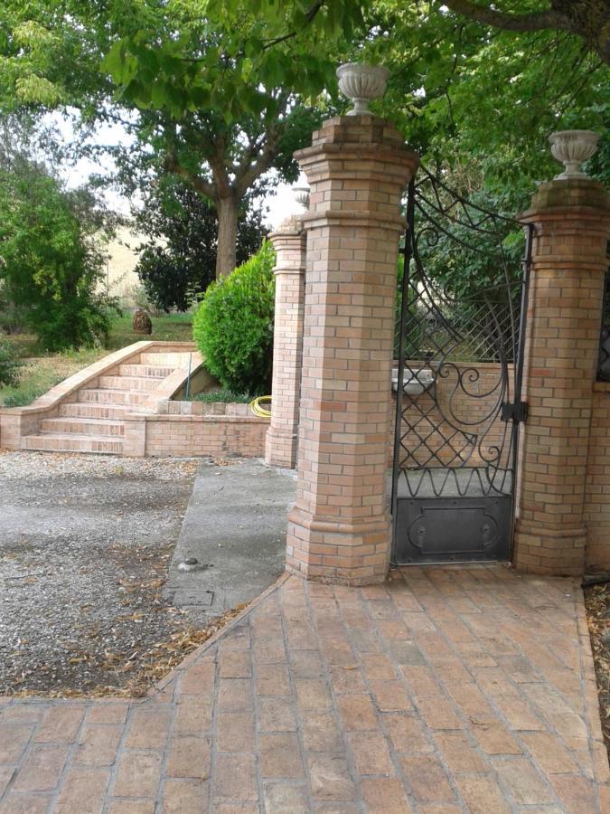 B&B Bread And Fantasy Ostra Εξωτερικό φωτογραφία